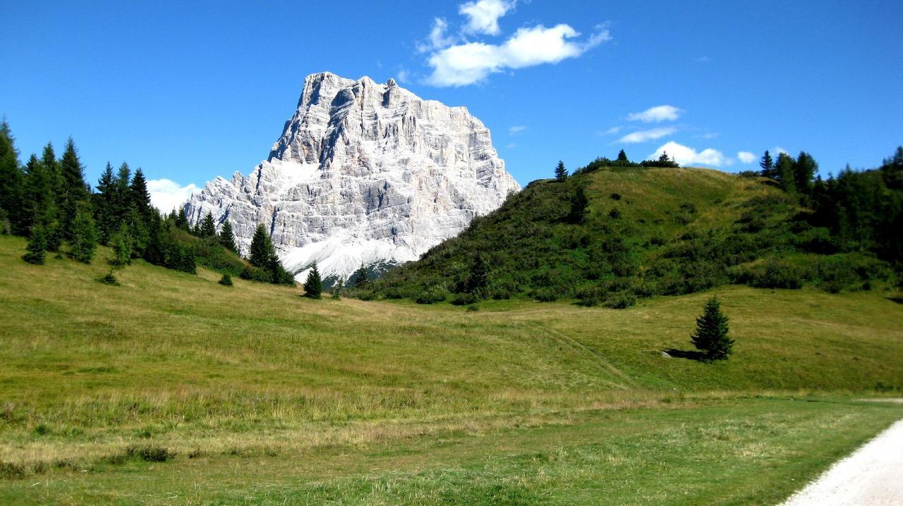 Garni La Rondine Hotel Selva di Cadore Exterior foto